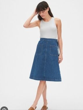 GAP Denim Patch Pocket Wrap Skirt Size Small